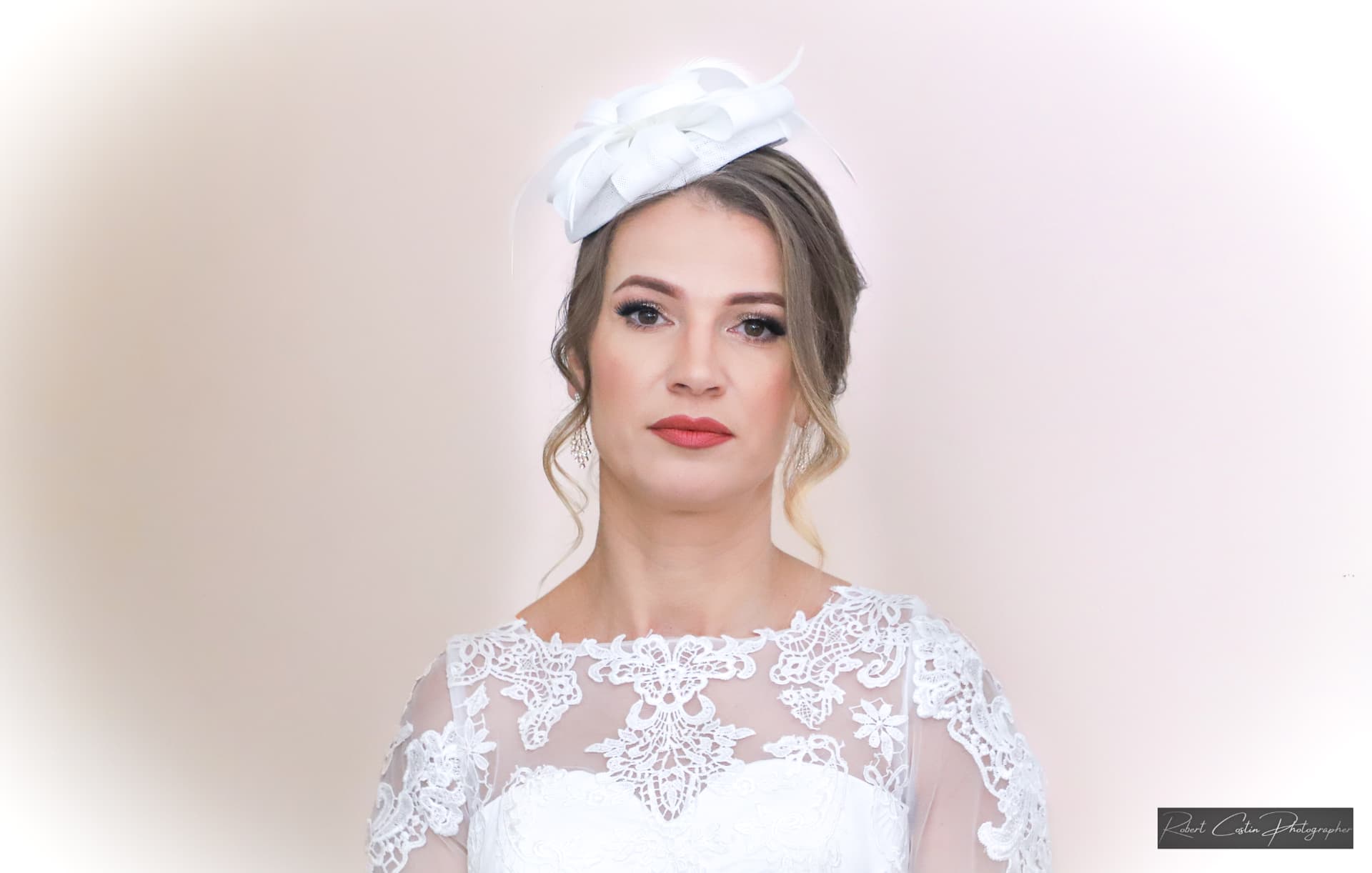 Nuntă — eleganța miresei