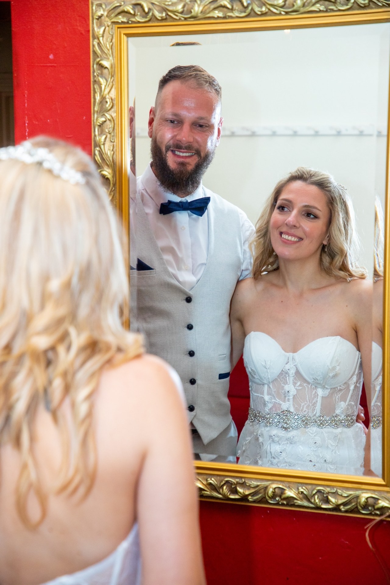Nuntă — amintiri la cabina foto